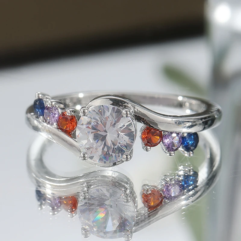 Exquisiter Inlay-Ring mit mehrfarbigem synthetischem Zirkon für Damen, eleganter, versilberter Ring für Bankette und Hochzeiten, Schmuck mit Charakter.