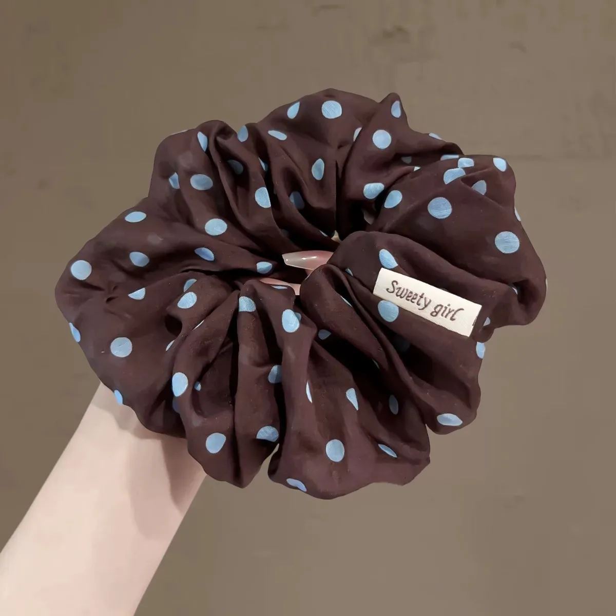 

Retro polka dot coffee color large intestine hair band female head rope, ponytail hair band hair rope on the back of the head