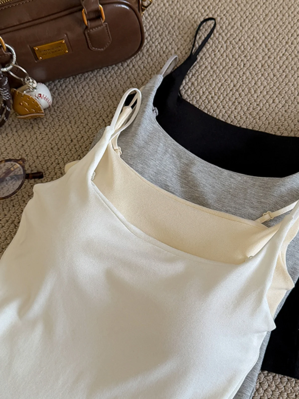 Csola sem mangas com decote em U de cor pura, top f sexy para usar por baixo, primavera 2025, estilo coreano, colet...