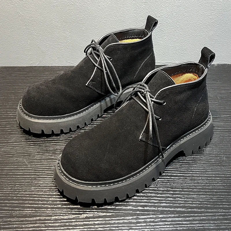 جديد اليدوية الرجال الربيع أحذية من الجلد عادية خمر البقرة البريطانية فستان من جلد الغزال حذاء من الجلد الارتفاع زيادة الأدوات تشيلسي الأحذية