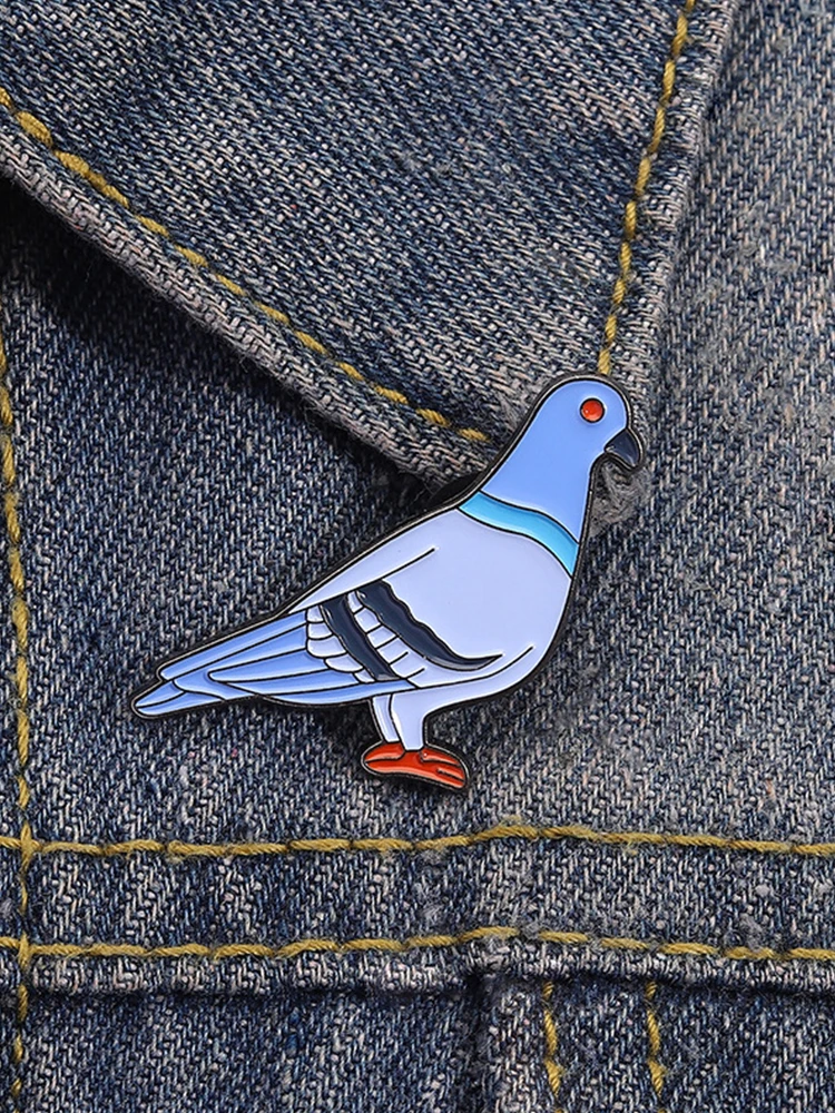 Broches en forme d'oiseau bleu de dessin animé, série animale Pigeon de paix mignon, badge en alliage, accessoires pour amis en cadeau