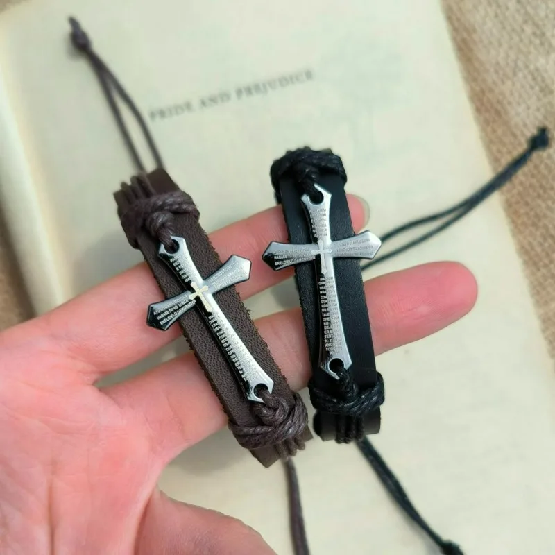 1/2 قطعة بولي Leather الجلود الصليب المنسوجة يدويا أساور للرجال النساء ريترو الشرير المعادن الصليب الكتاب المقدس قابل للتعديل أساور الأساور الهدايا