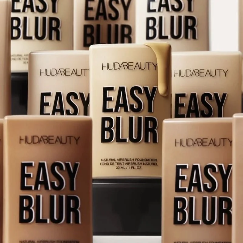 Huda Beauty Fond de teint aérographe naturel Easy Blur avec Niacinamide Easy Blur Primer lissant et minimisant les pores sans silicone