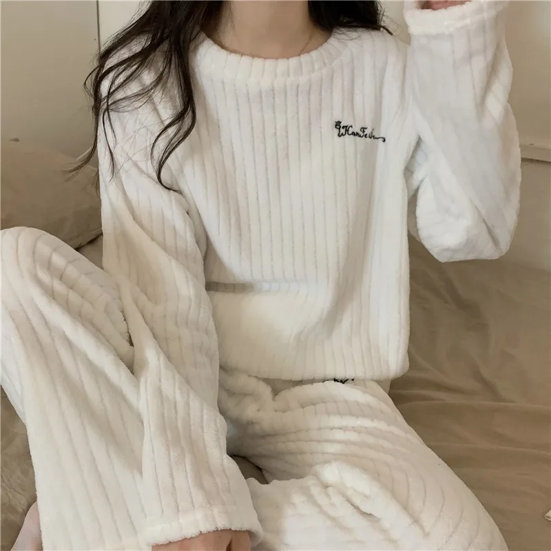 Winter Pajamas Coral Fleece Pajamas Thickened Outside The Lovely Flannel Home Wear Fashion Loose Long Cardigan Suit