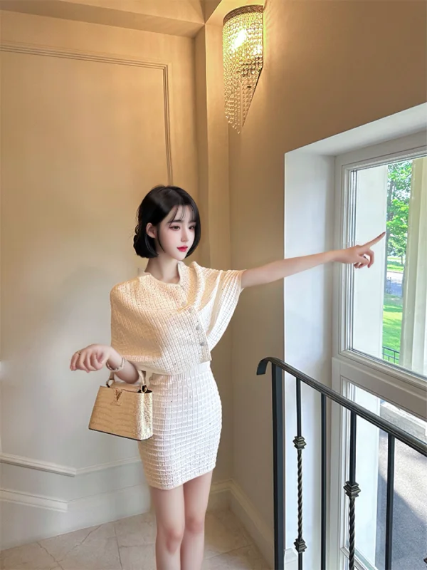

Elegant Knitted Dress with Rhinestone Design Slim Fit Women's Fashion Set Two-Piece Suit Casual Breathable Mid-Summer Outfit