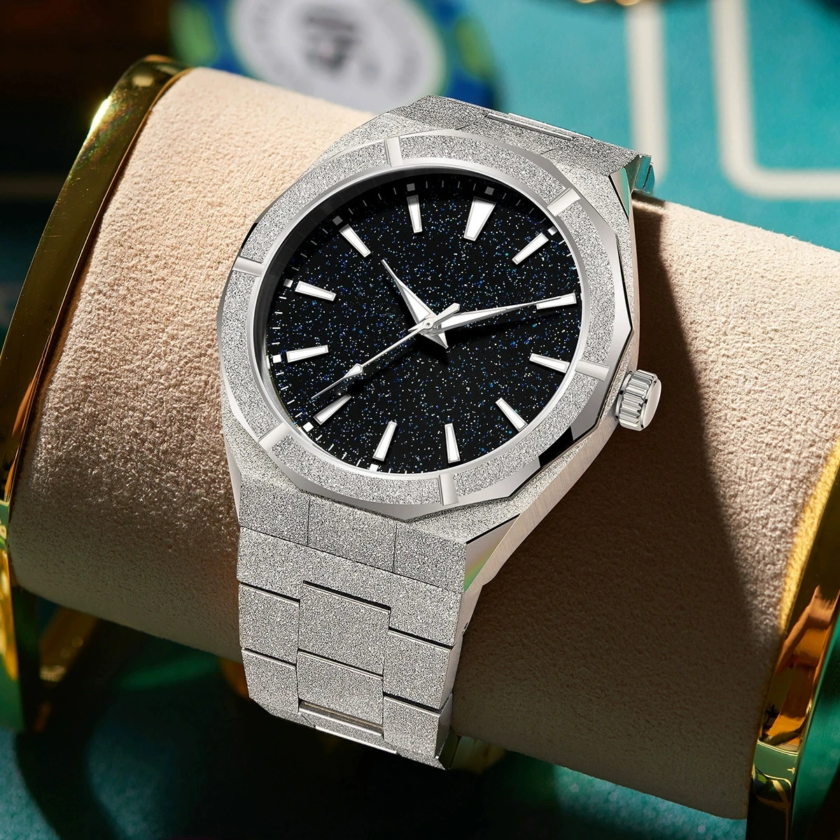 Luxuriöse Goldene Quarzuhren für Herren Hochwertige Edelstahl-Geschäftsuhr Wasserdichte Leuchtende Schmuck-Armbanduhr