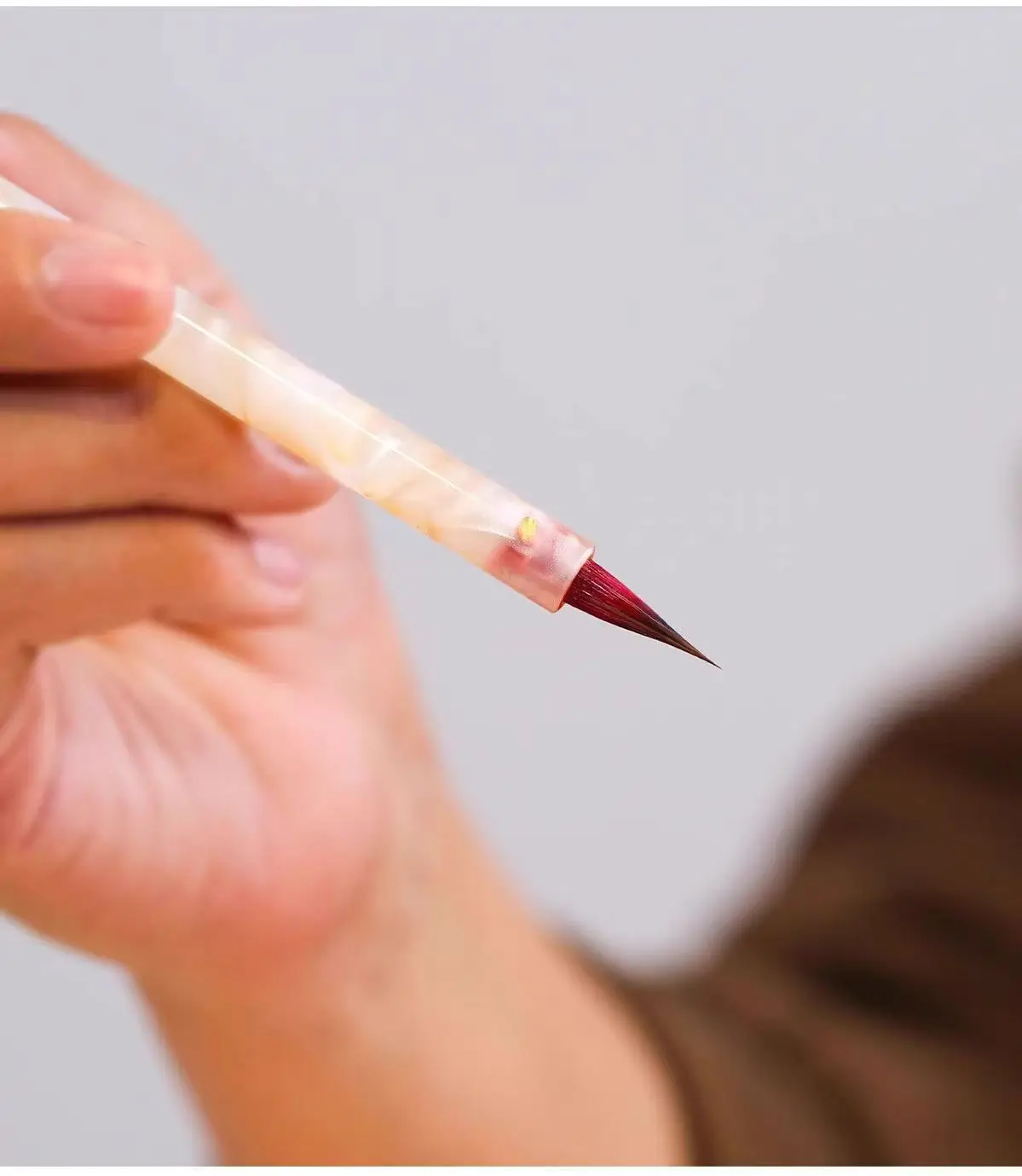 Kalligrafie-Pinsel mit Rotem Wolfshaar, Kleiner Schaft, Dünner Goldener Körper, Hakenförmiger Stift für Präzisionsarbeiten – Detail 1