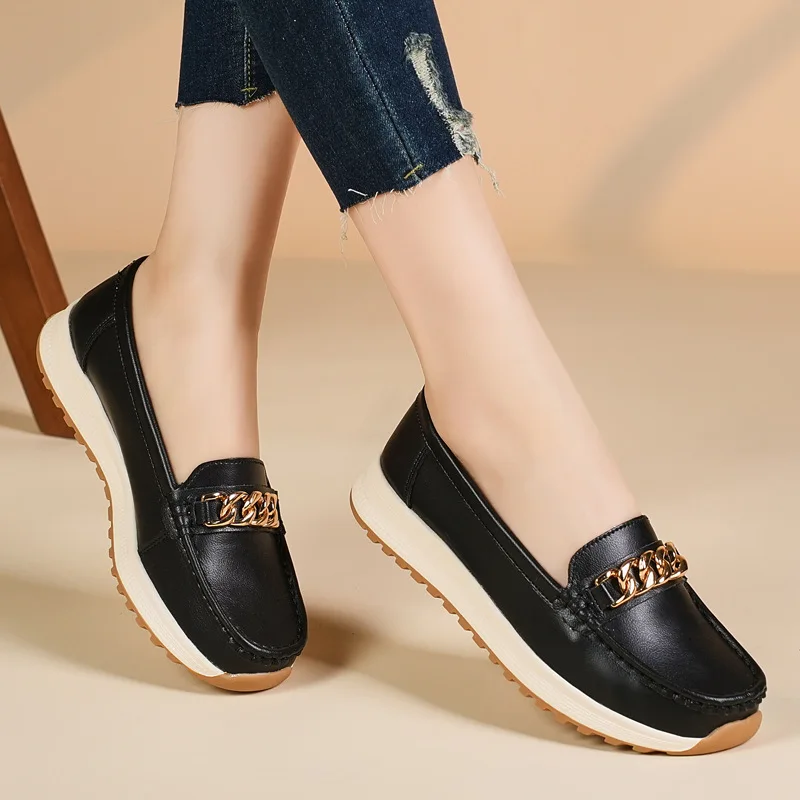 The 2025 new fashion cow-textured bean shoes, thick-soled, versatile single shoes that can be worn on one foot as mom shoes