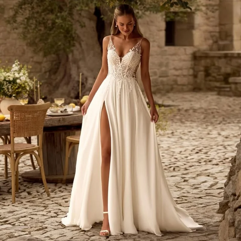 

Customized satin white Ball Gown Royal Wedding Dresses Lace crystal applique Long tail vent Made Robe De