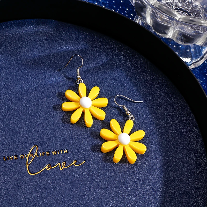 Aihua Süßigkeiten Farbe Harz Gänseblümchen Blumen Ohrringe koreanische Mode baumelt Ohrring für Frauen Mädchen Schmuck Geschenke – Detail 6