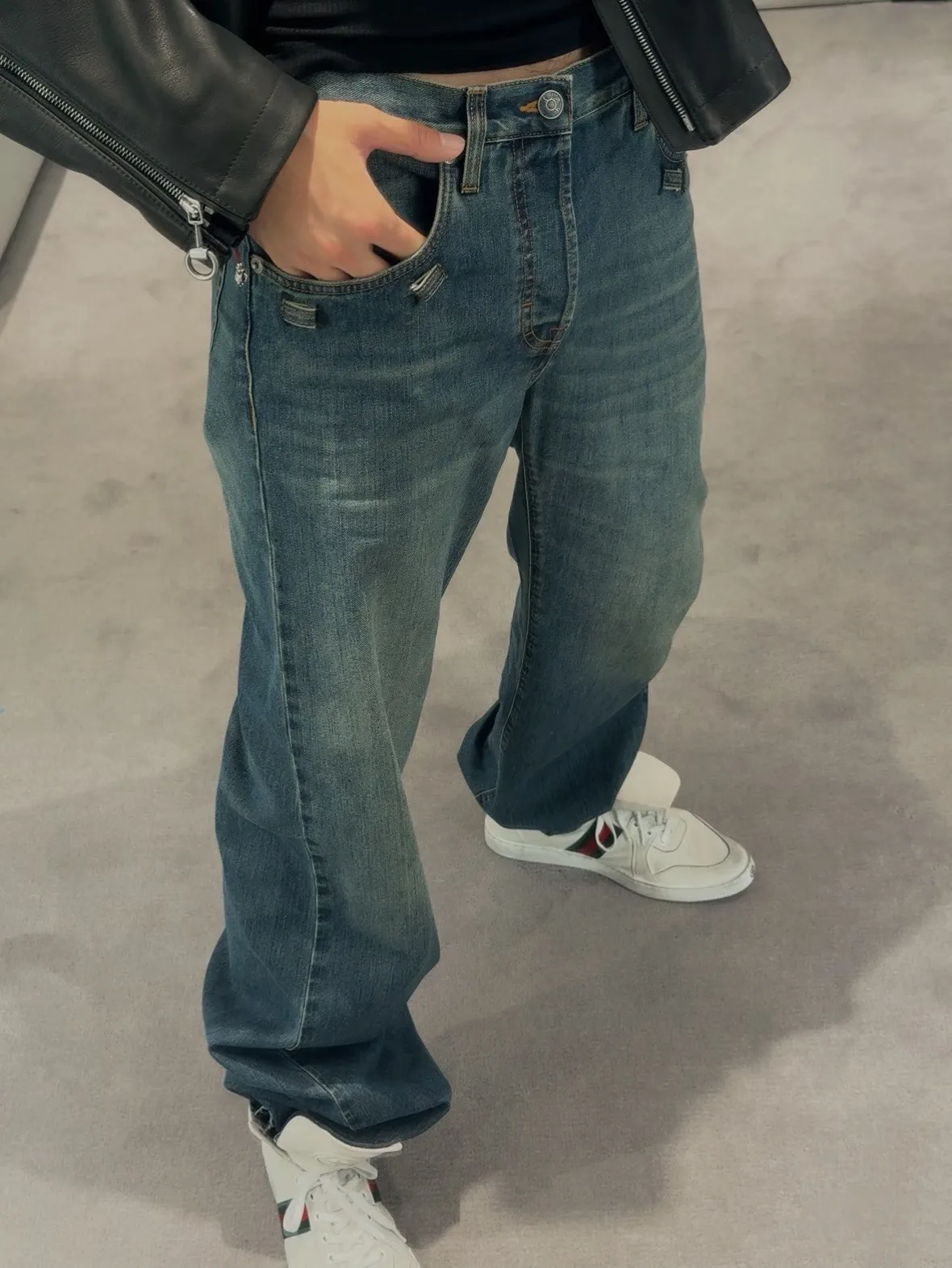 

DEMNA American Vintage Metal Buckle Straight La Famiglia Washed Blue Jeans