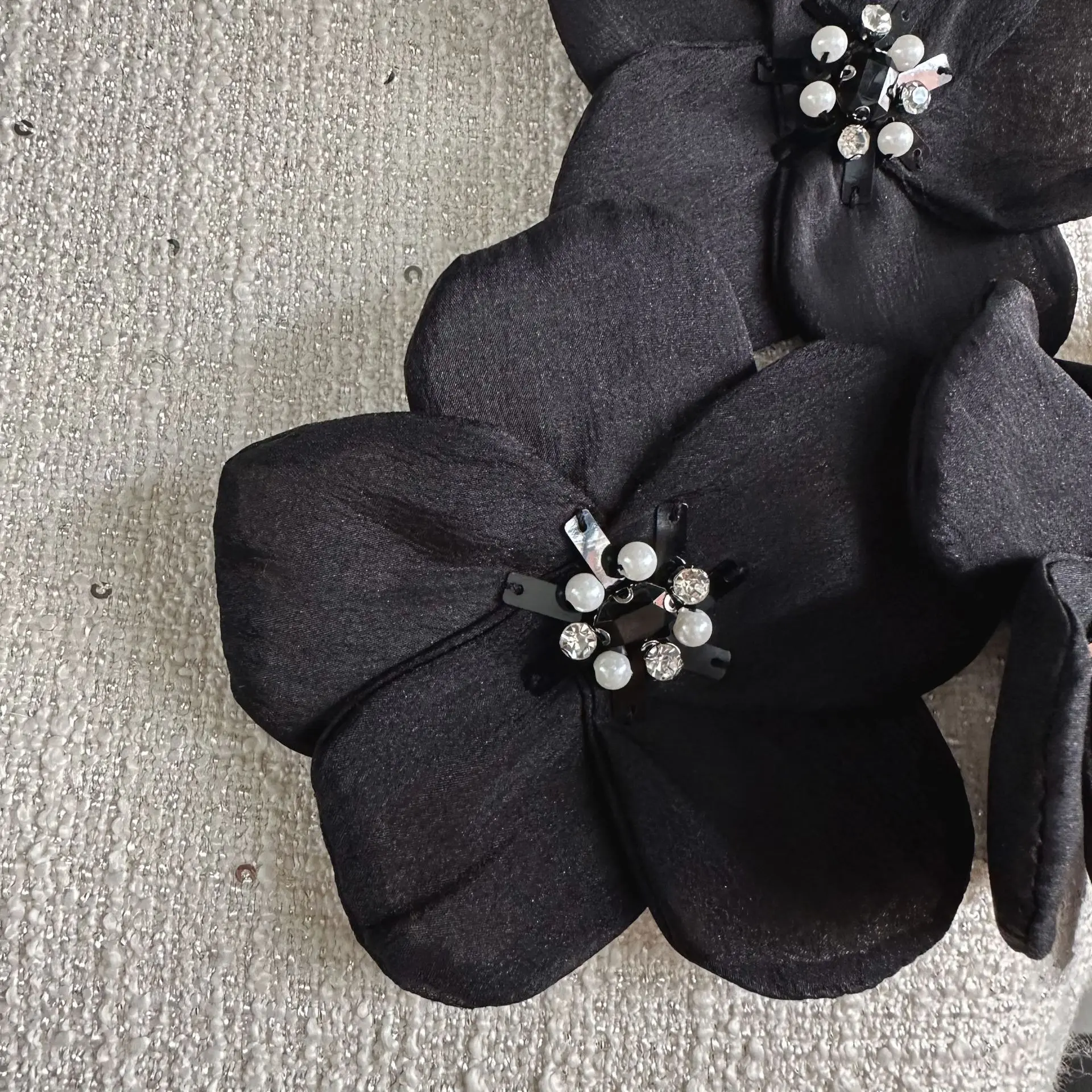 Wide Organza Beads Stamen Five Petals, DIY Decoration Flower, Bag Accessories, Skirt Corsage, Black and White, 10cm, 1 Pc