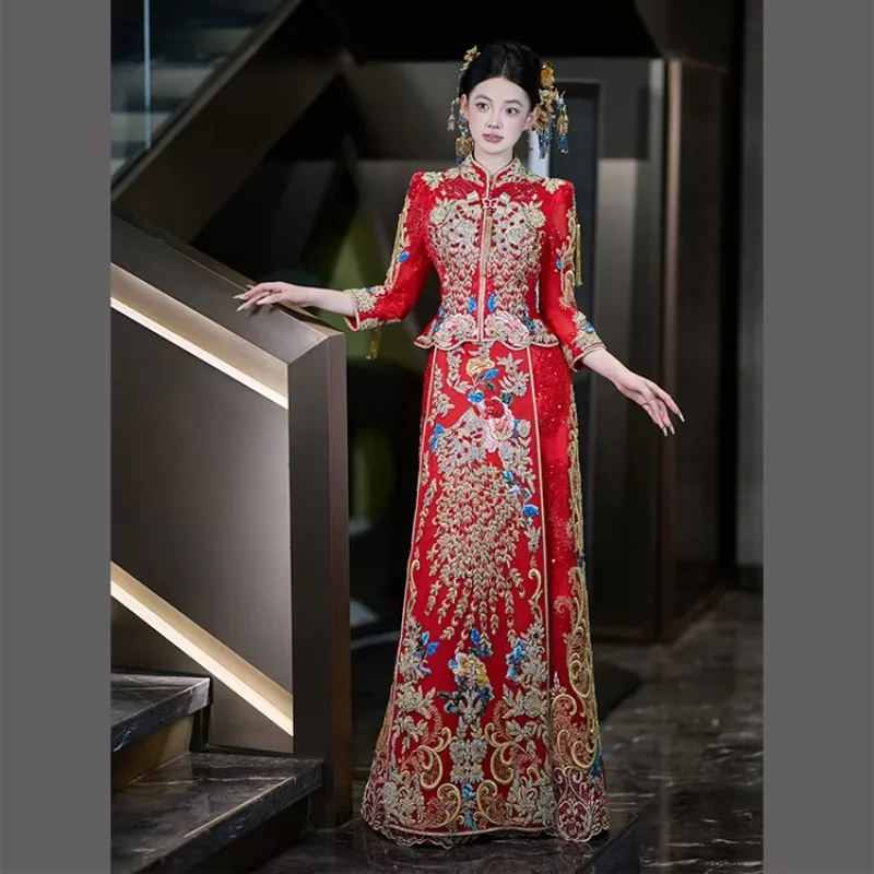 Top Quality Elegance Flat Gold Embroidery Traditional Chinese Clothing Bright Diamond Sequin Chinese Xiuhe Suit