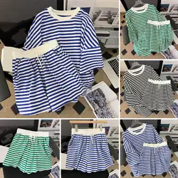 Completo da donna con stampa a righe, t-shirt da donna, Set di pantaloncini con coulisse, elastico in vita, abbigliamento sportivo, Set di pantaloni per più