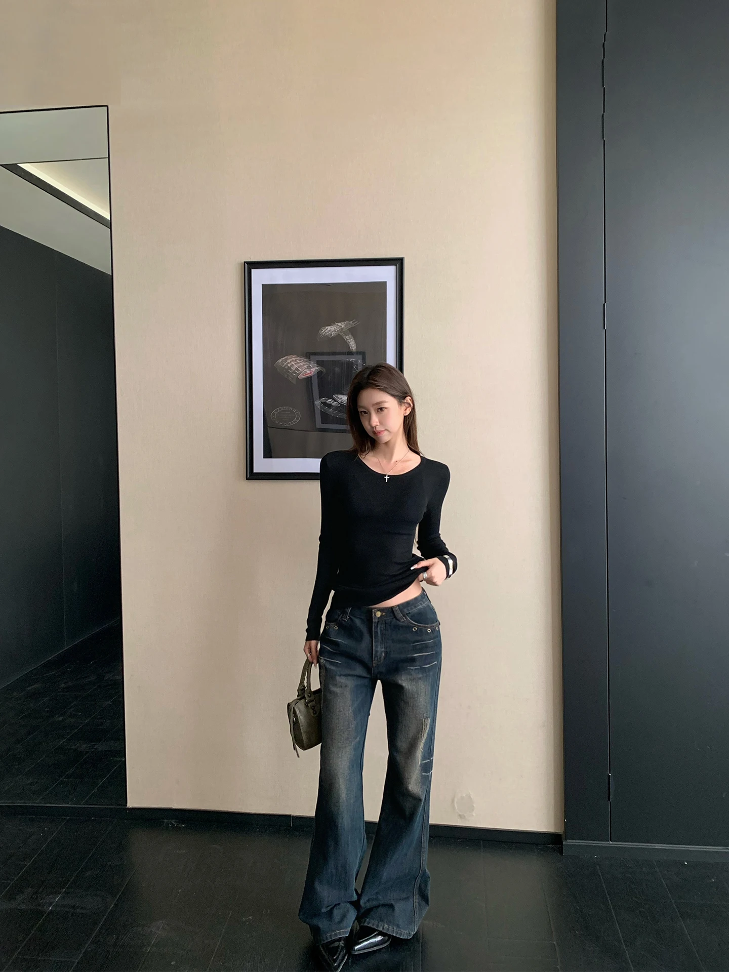 

Новые женские джинсы-клеш в стиле ретро с эффектом потертости, сексуальные, с низкой посадкой, удлиненные, облегающие, из хлопкового денима, удобные для повседневной носки