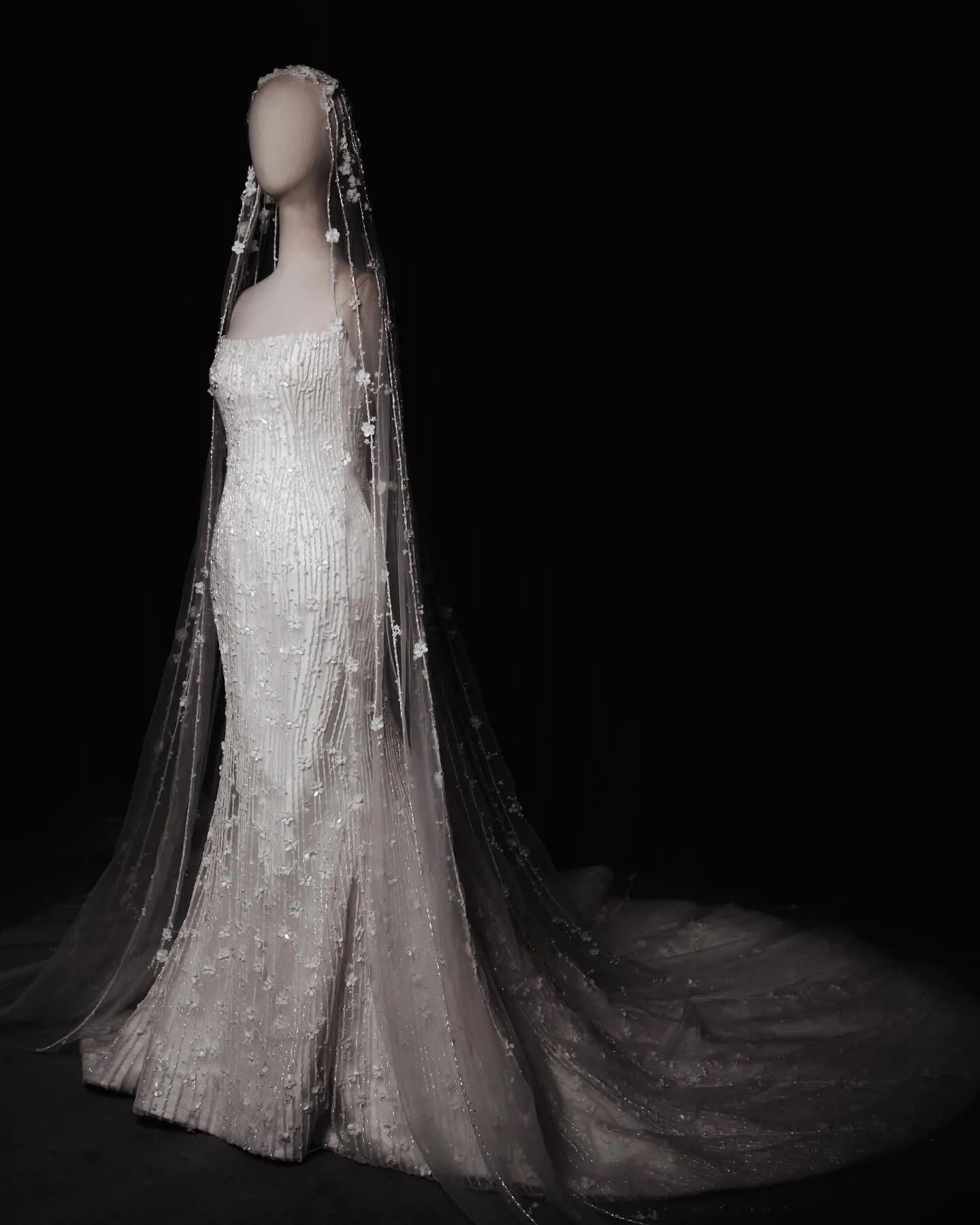 Bling Bridal Veils Sparkly White Appliques Long Cathedral Wedding Veil With Comb 1 Tier velo de novia Customized
