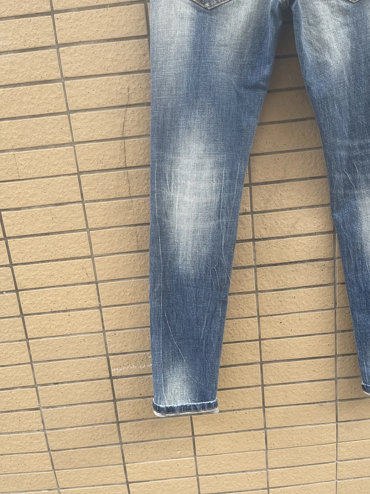 2024 Spring/Summer New D2 Jeans for Men, Washed, Scratched, Patched, Painted, Fashionable, Printed, Small Feet, Blue