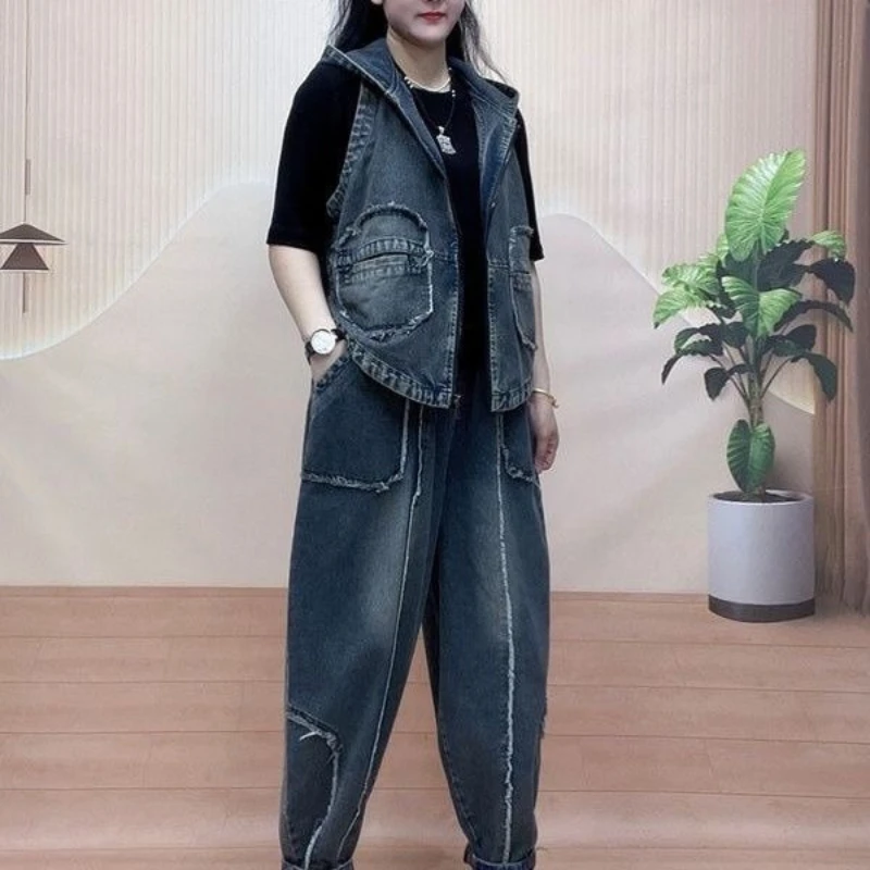 

Корейская версия, модный уличный ретро-джинсовый комплект из двух предметов для женщин, универсальный жилет с капюшоном и свободные повседневные шаровары