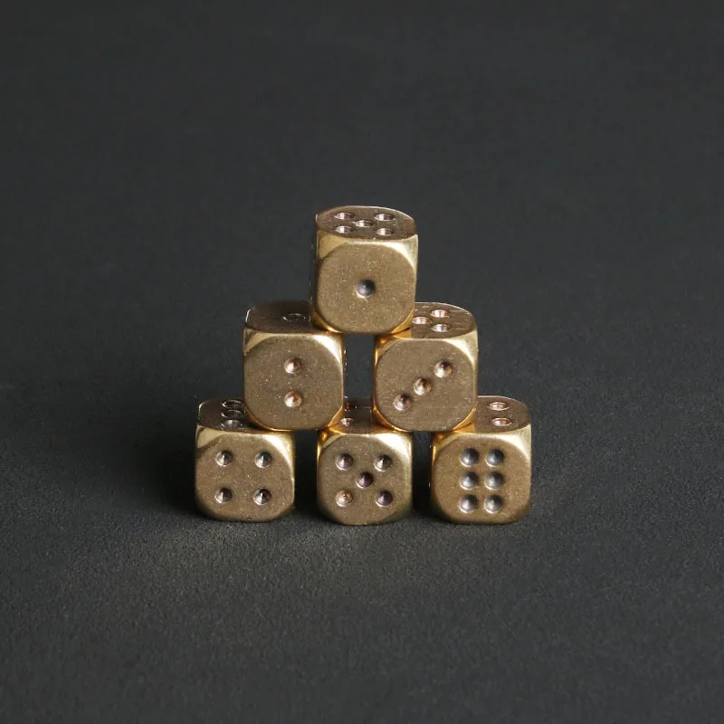 

5Pcs Retro Nostalgia Solid Brass Dice Creative Party Tabletop Games Leisure Entertainment Props Dice Toys Collectible Crafts