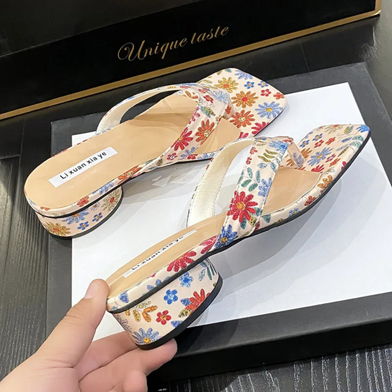 Low Heel Slippers Women Summer Fashion Comfort Clip Flip Flops Lightweight Non-slip Design Sandals Slides Sandalias De Mezclilla