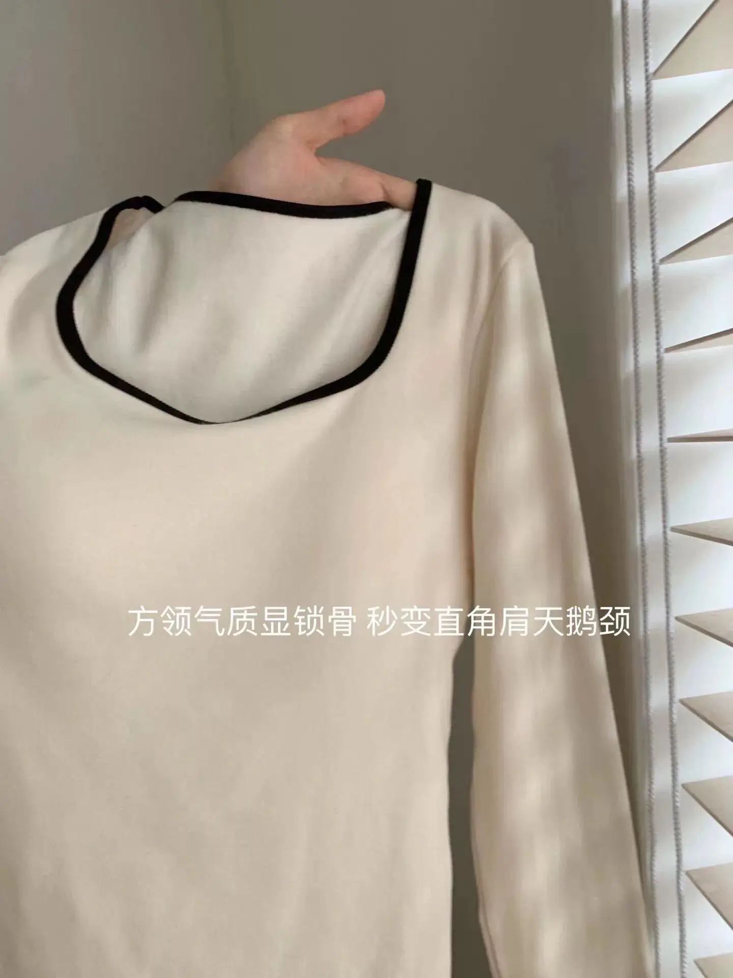 2026 New Winret T-Shirt Women V-neck Square Neck Velvet Base Tee Shirt Long Sleeved Warm Korean Fashion Crop Top Clothes Woman