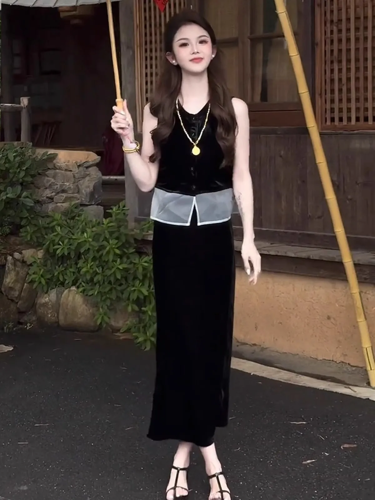 Ele Chinese Sle Semi-Body Skirt Set Women's Svel Belted Top Bot Faionable Summer Outfit Casual Wear