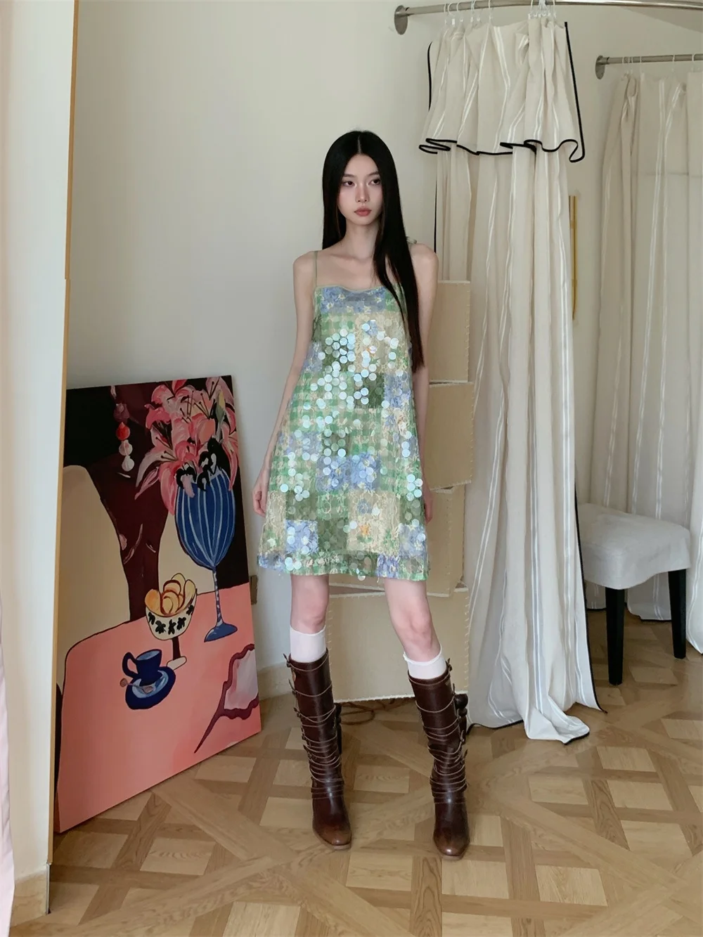 ชุดเดรสสลิปลายสก๊อตสีเขียวประดับกลิตเตอร์และเลื่อมสำหรับผู้หญิง ชุดเดรสทรงเอไลน์สั้นสำหรับใส่ในฤดูร้อน ชุดเดรสวันเกิดสุดหรู ปี 2025