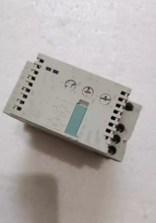 

1 шт. 3RW3014-1CB04 программируемый модуль логического контроллера с новой коробкой