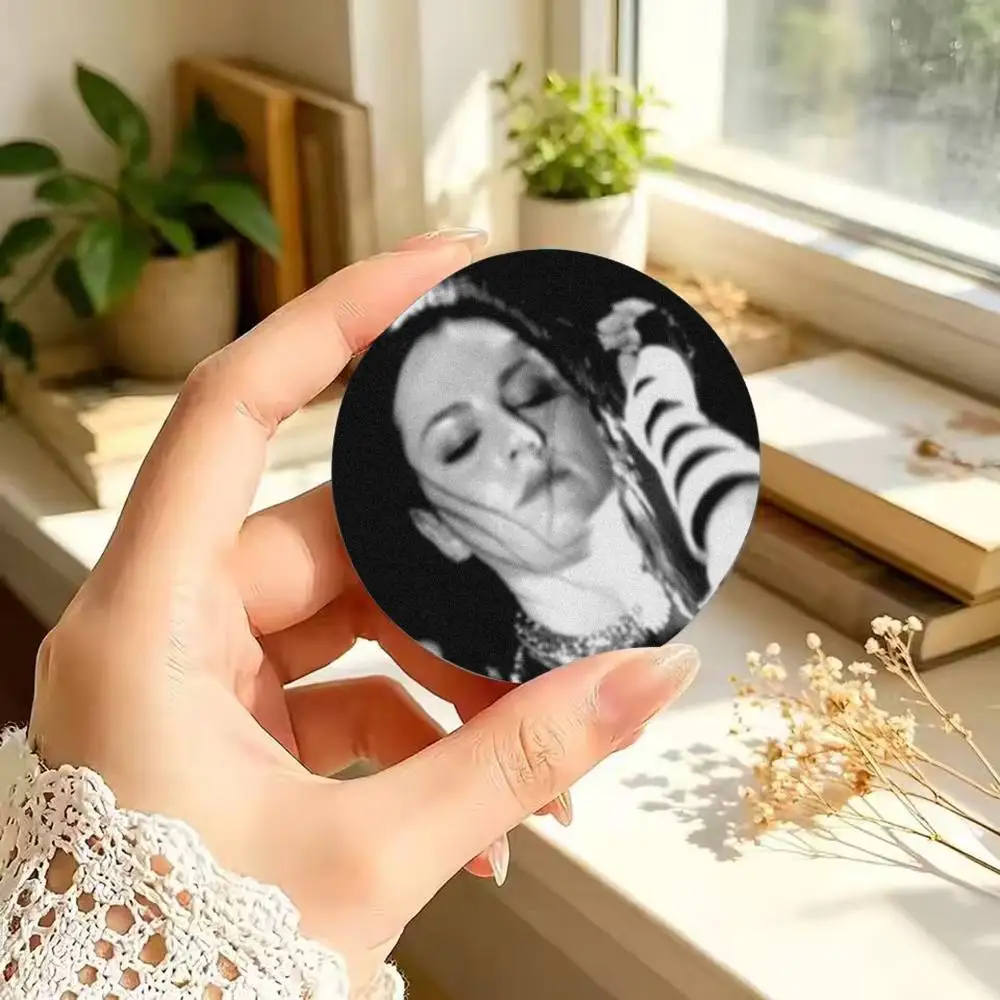 E-Evanescence Fallen A-Amy Lee Badges 25 32 44 58 75 mm Round Cosplay Pin Bag Decor Fans Collect Friends Gifts Brooch Souv