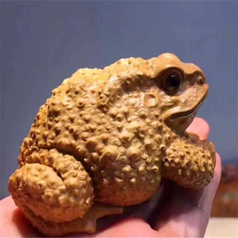 Hand Carved Natural Thuja Boxwood Golden Toad Lucky Wenwan Collectible Fidget Hand Piece Tea Pet Art Craft Exquisite Gift For