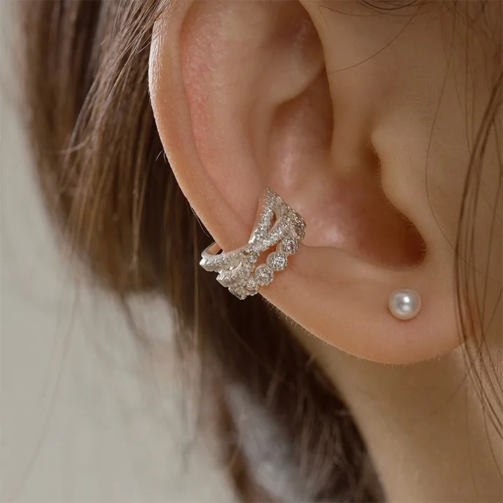 

1pc Ear Cuff No Piercing Conch Ear Bone Earring New Kpop Style Silver Color Micro Inlaid Zircon Cross Ear Clip Cartilage Jewelry