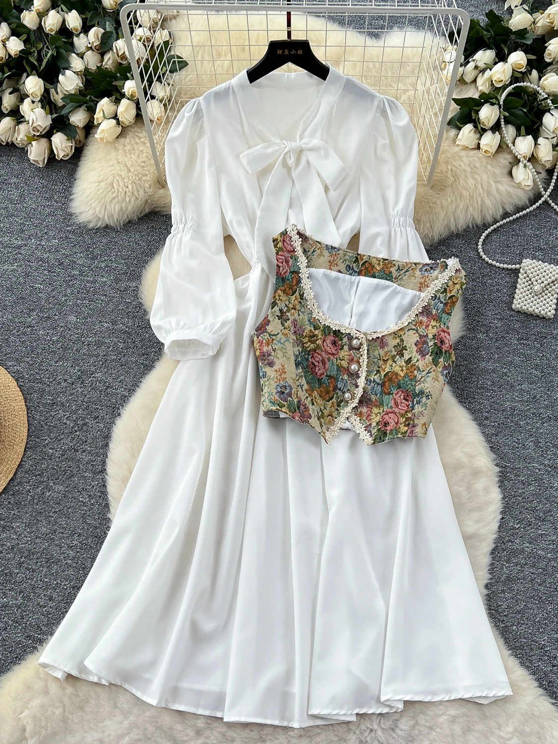 レトロな宮廷風レースパッチワーク刺繍ベストシャツ、バルーンスリーブ、レディースファッションセット、2025年夏トレンドのアウトフィットドレス