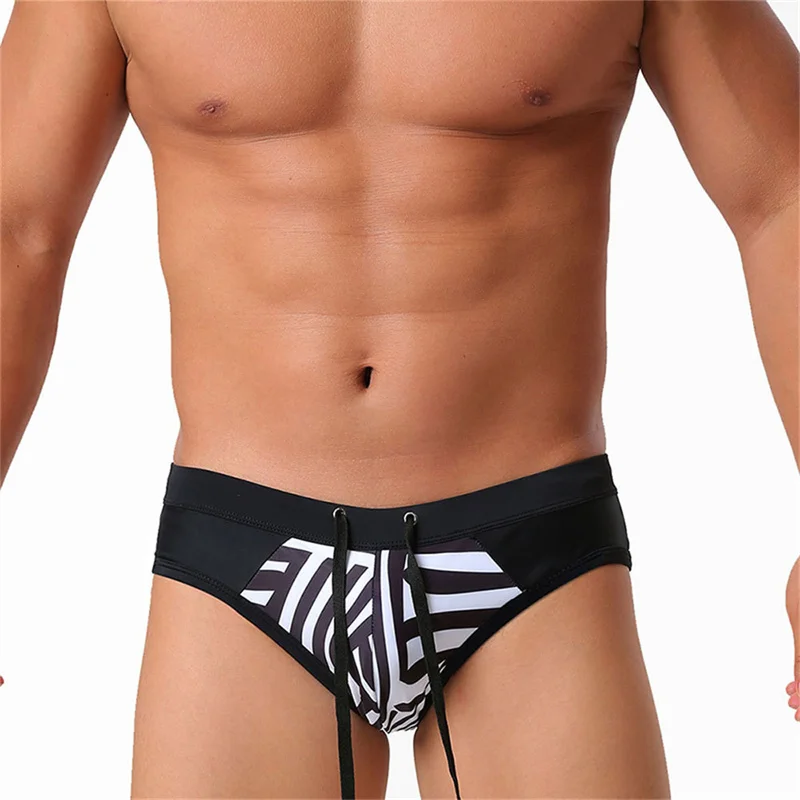 

Men Sexy Close-fitting Swim Briefs Irregular Printing Three-dimensional Beach Trunks with Cups Fashionable Swimming Suit