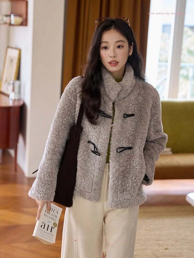 

Женское зимнее винтажное пальто Moriirose с пуговицами на плечах, свободного кроя, короткое, качественное, для повседневной носки, с меховой отделкой, воротник-стойка