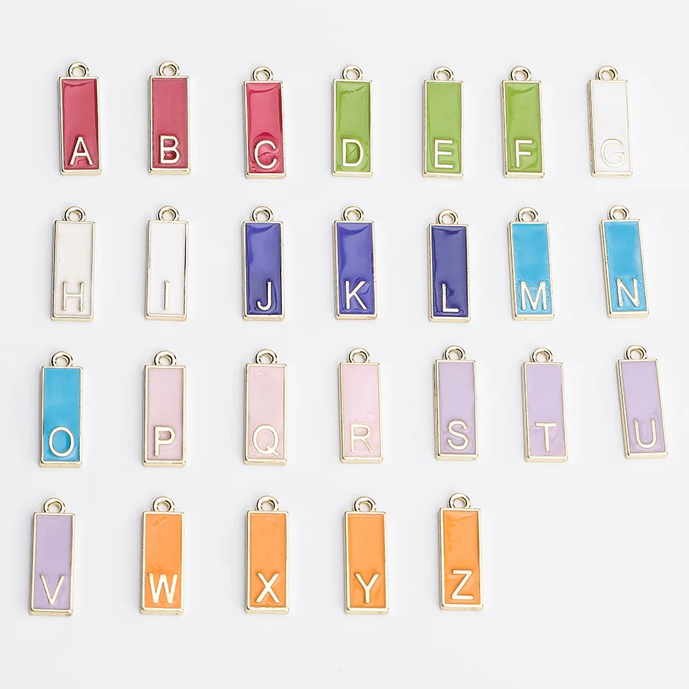 Ciondolo a 26 lettere, collana con ritenzione color oro vero, gocciolamento d'olio, multicolore disponibile, piccolo ciondolo rettangolare