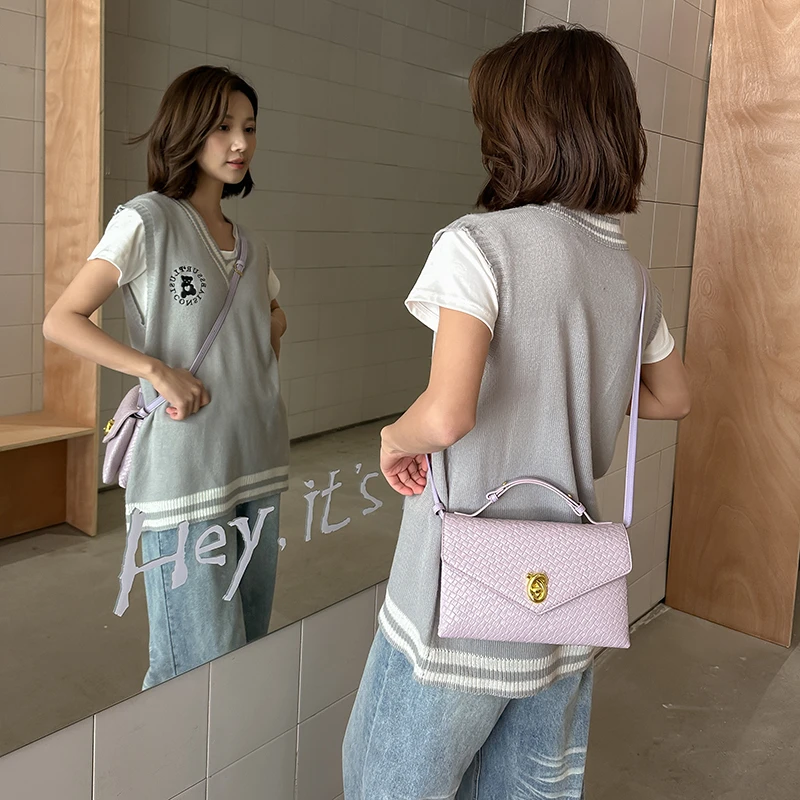 

Minimalist Luxury Crossbody Bag With Full Grain Leather And Polished Hardware For City Explorations Exuding Understated Elegance