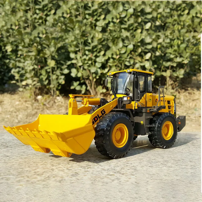 

1:35 Scale SDLG Lingong L955F Wheel Loader Forklift Construction Machinery Alloy Model Collection