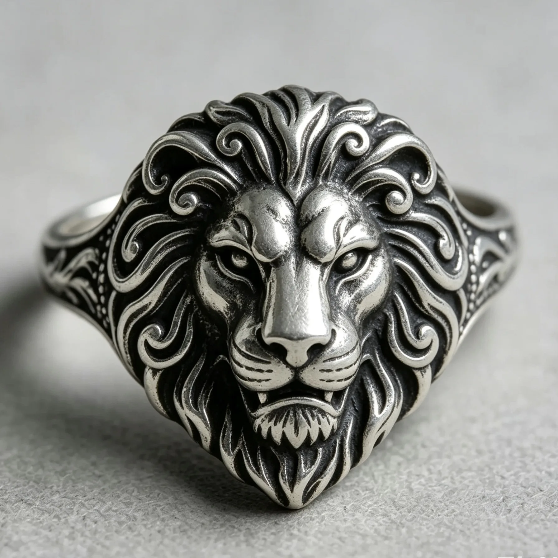 Vintage 3D Carved Roaring Lion Head Ring, Hypoallergenic Leo Strength Jewelry, Unique Birthday Christmas Gift for Men Lion Fans