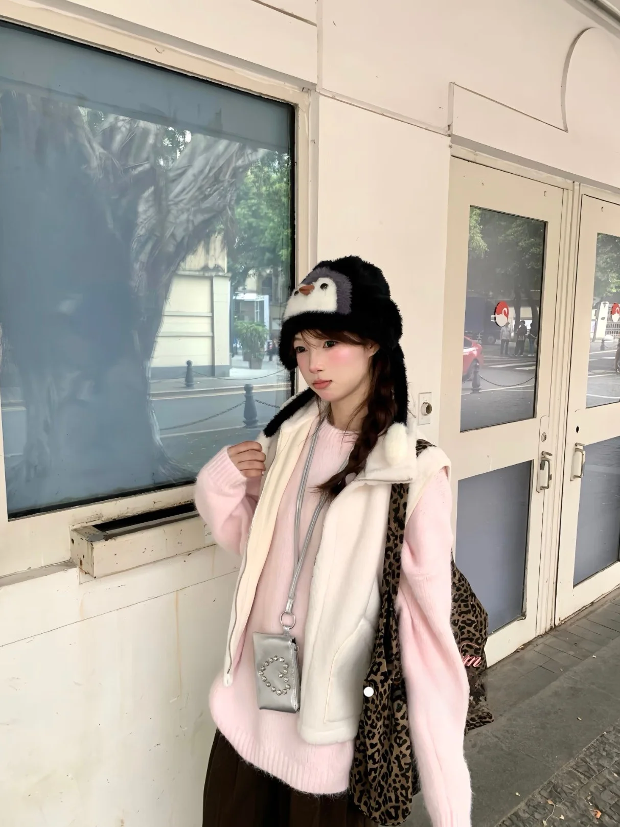 

Белый жилет из овечьей шерсти для женщин, новинка весенней коллекции, в стиле кэжуал, с подплечниками, утепленный, на молнии, для многослойного ношения