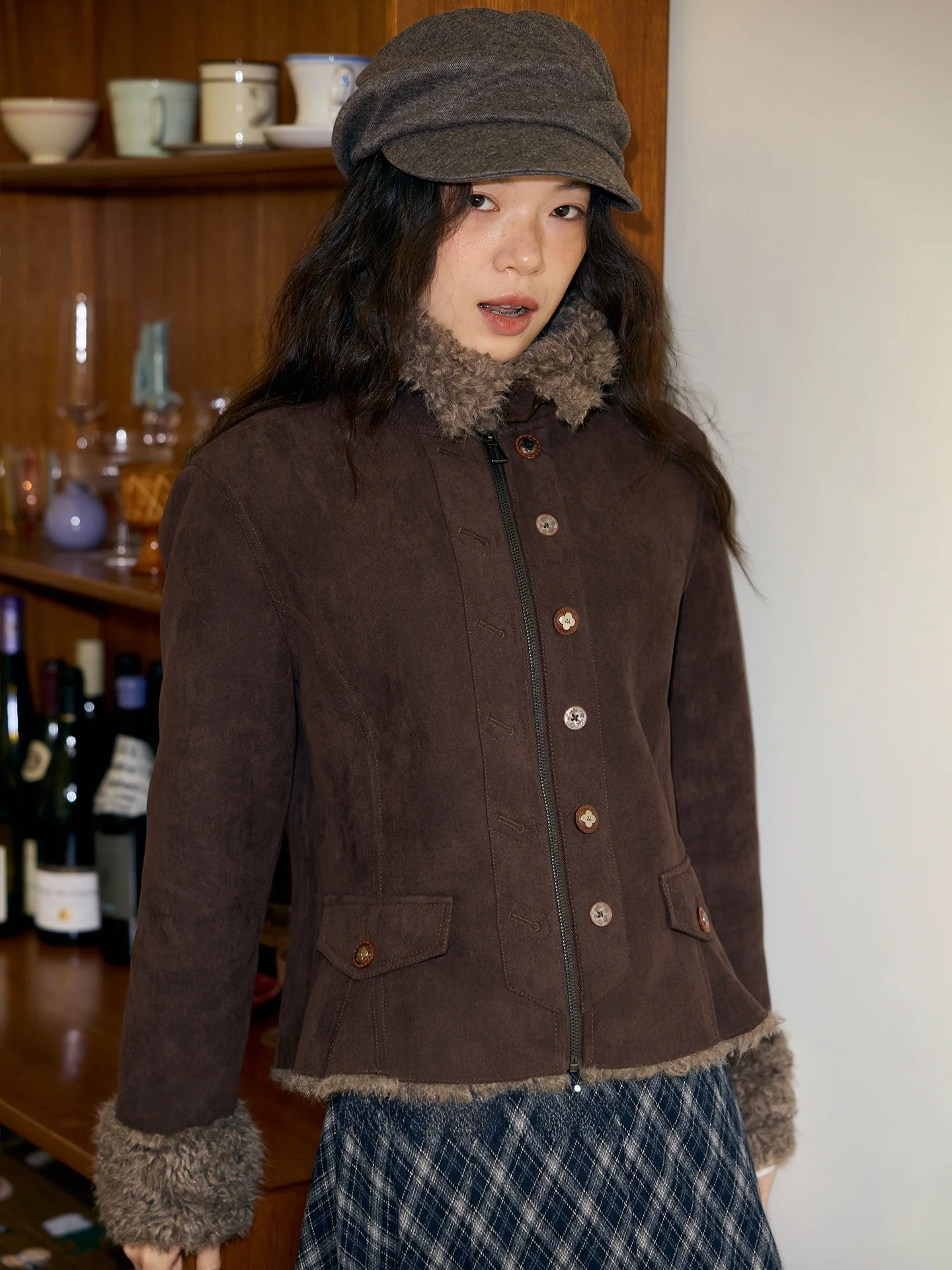 

Стильная женская утепленная куртка с воротником из искусственного меха, в стиле ретро, однотонная, с воротником-стойкой, на молнии