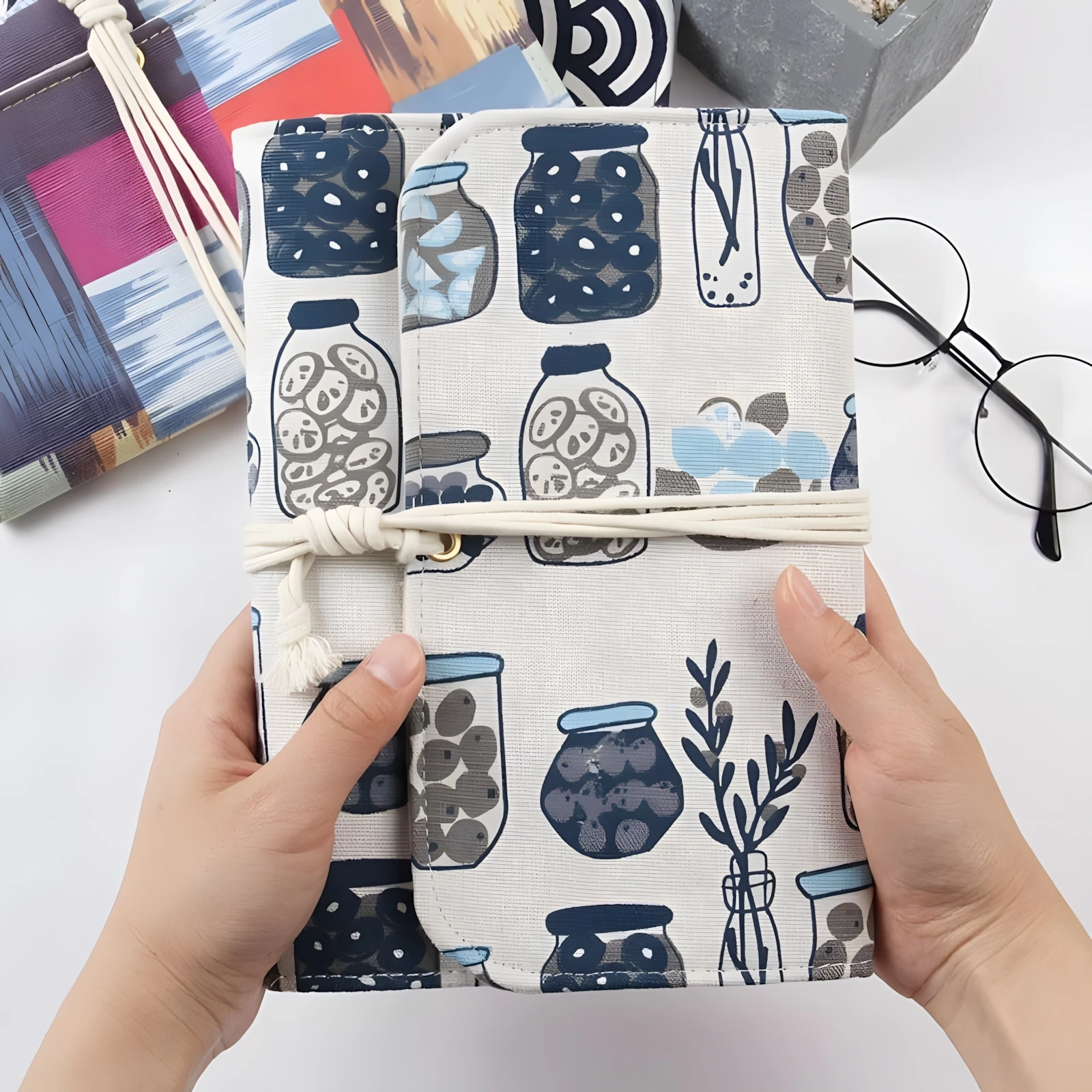 Chic Retro Fabric-Cover Planner – Elegant Vintage Travel Journal & Notebook for Modern Women in Europe, Japan & Korea