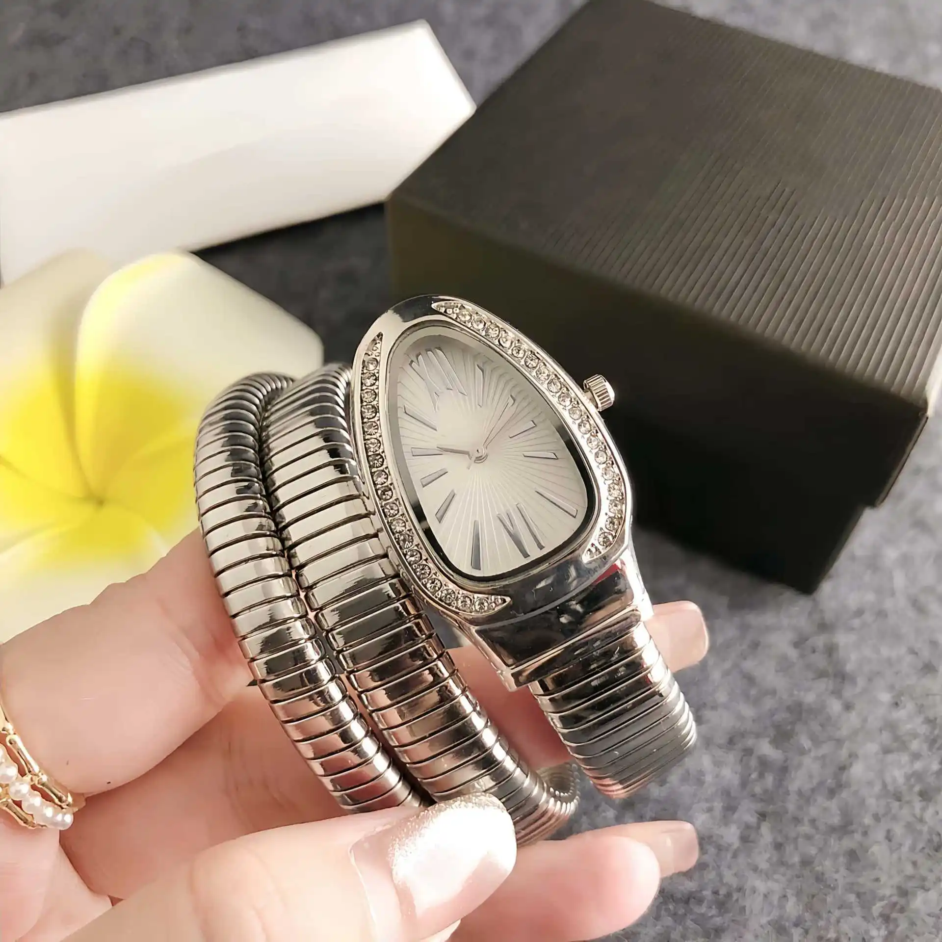 Women Snake Double Wrap Bangle Watch Crystal Bezel Sunburst Dial Flexible Stretch Metal Band Luxury Dress Quartz Wristwatch