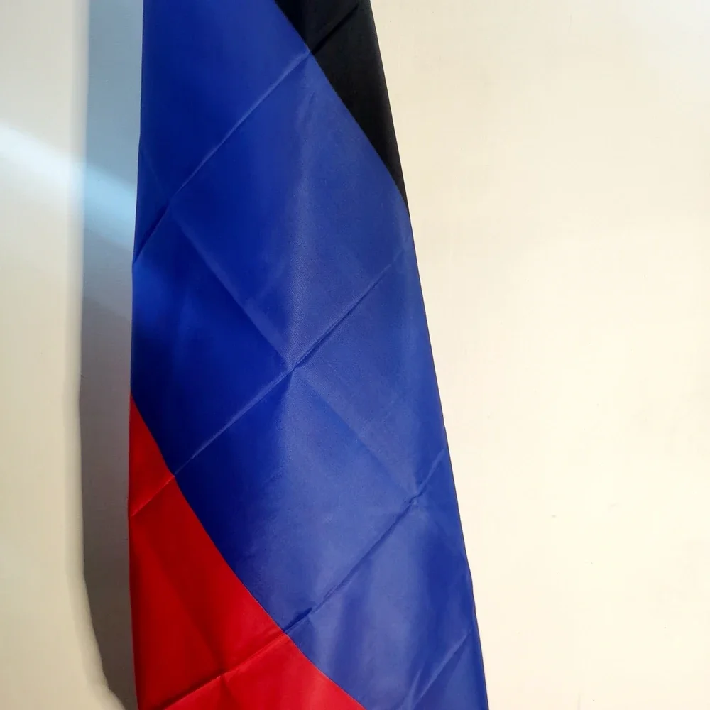 Tapiz de cartel impreso de poliéster con bandera con emblema de Donetsk para decoración al aire libre para decoración 90x150cm poliéster