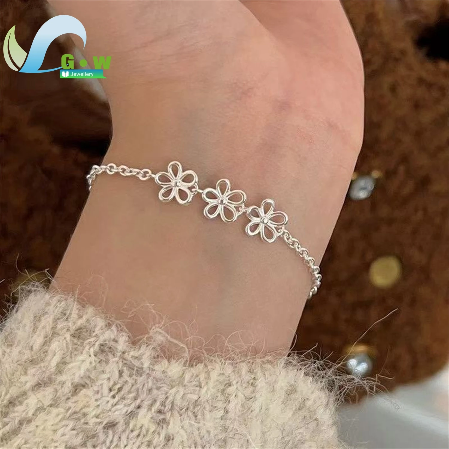 Hollow Flower Bracelet Women Fresh Minimalist Fashion Sweet Wristband Jewelry Charm Gift For Her Girlfriend Wife Best Friend