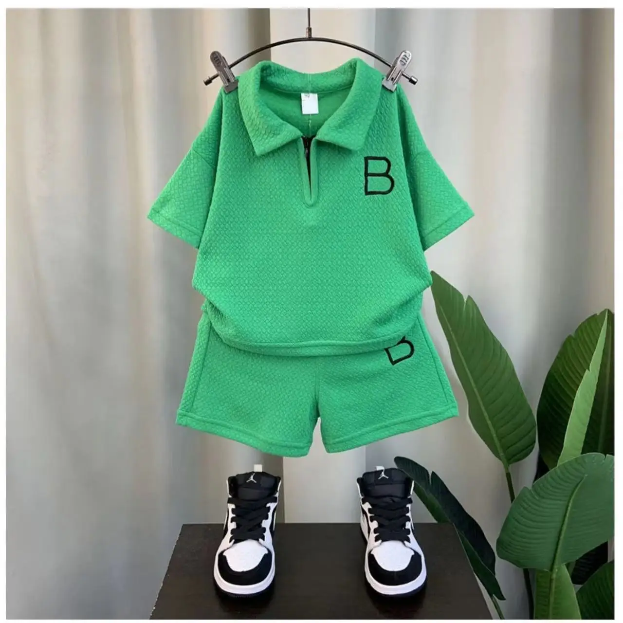 Tuta per ragazzo estate Set bambini ragazzo t-shirt Top + pantaloncini 2 pezzi estate abbigliamento per bambini Set per ragazzi abiti nuovo 2024