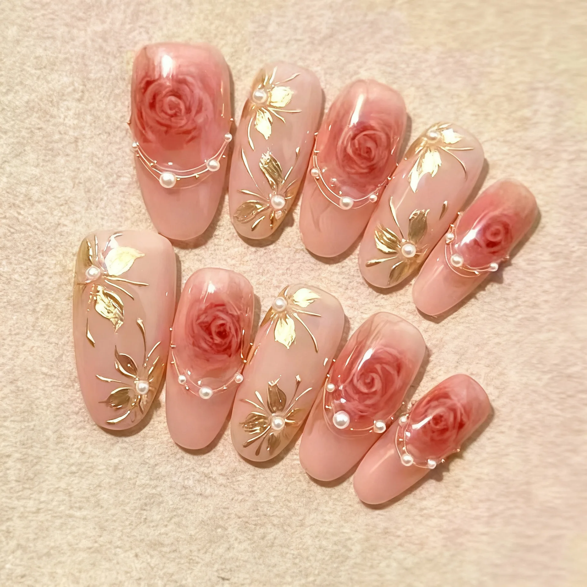 

24Pcs Gilded Flower Line Pearl False Nails Mid-length Almond Press on Fake Nails Rose Smudge Wearable Full Cover Nails Tips Art