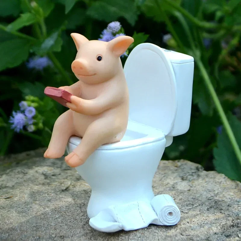 

Cartoon Pig Desktop Ornaments Piggy Sitting On Toilet Figure Miniature Animal Decoration Creative Toy Kids Gift Desktop Decor