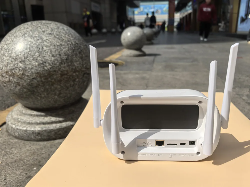 

4G LTE CPE роутер, беспроводной Wi-Fi 150 Мбит/с, мобильный 4G Wi-Fi роутер с слотом для SIM-карты, LCD-дисплей, аккумулятор 5000 мАч