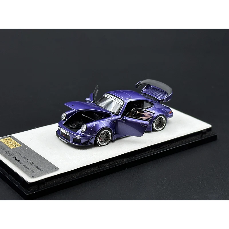 PGM en Stock 1:64 RWB 930 violetas GT ala puerta completamente abierta Diecast Diorama coche modelo colección Juguetes