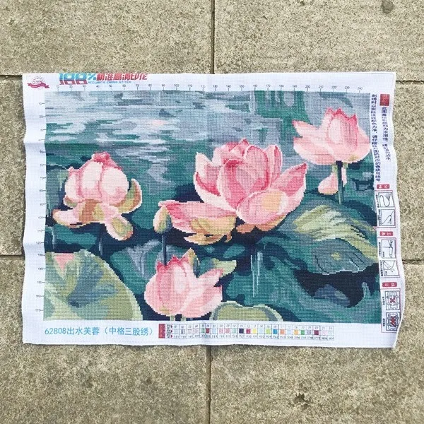 Pure human handmade cross stitch finished lotus pond moonlight lotus new living room thread embroidery landscape flowers